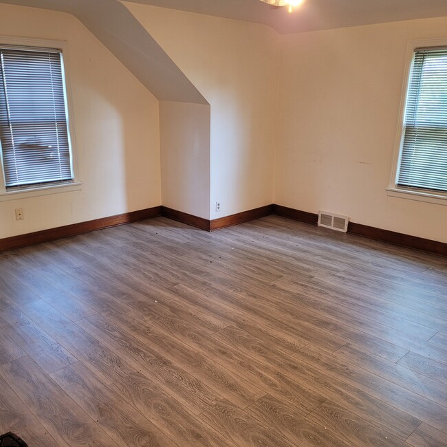 Photo - 3567 Chapin Ave Unit Upper