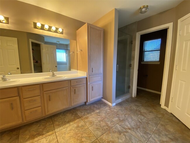 Photo - 1221 Shadowlake Dr