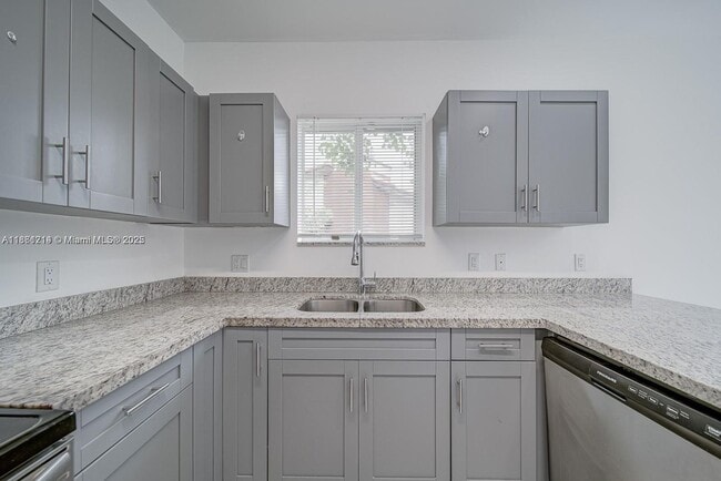 Building Photo - 14750 NE 7th Ave Rental