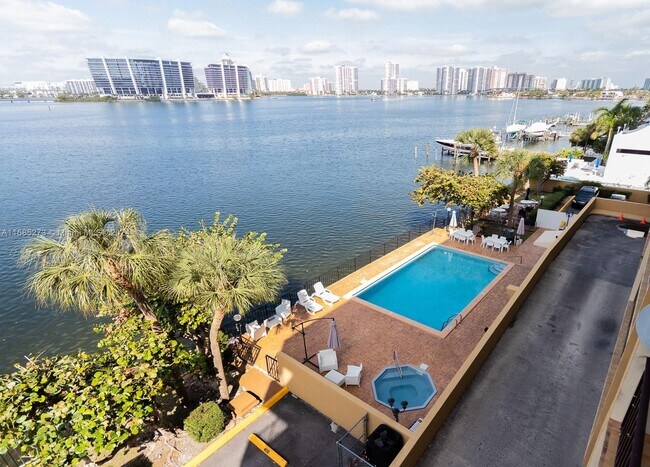 Photo - 17878 N Bay Rd Unidad 402