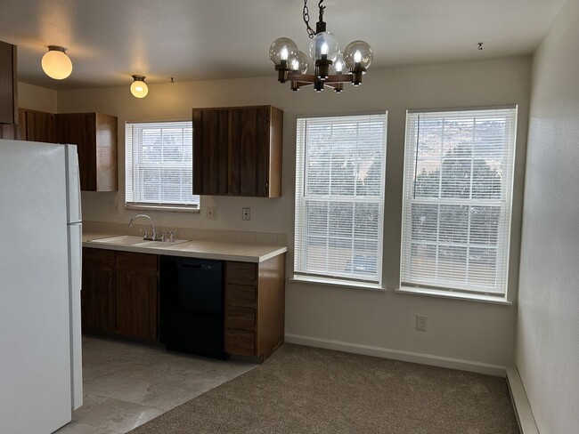 Photo - Quiet and Sunlit Townhome with Attached Garage and Washer/Dryer Included