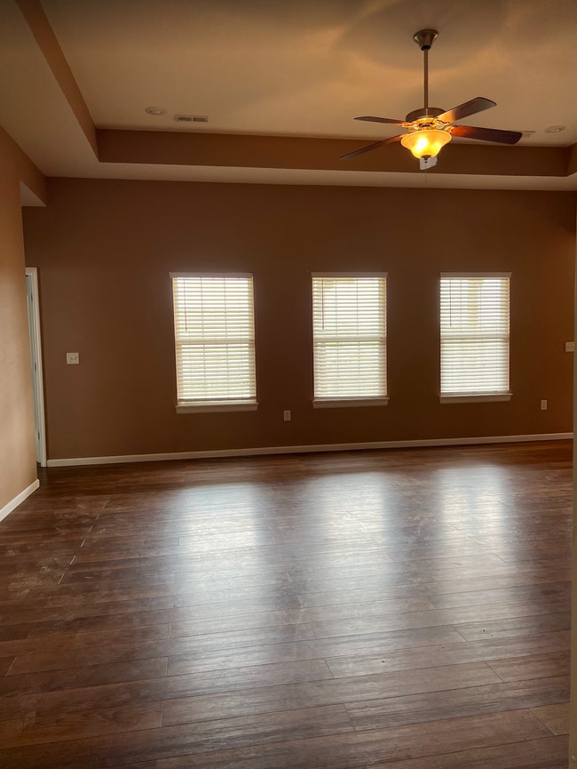 Photo - 619 Oakmont Dr