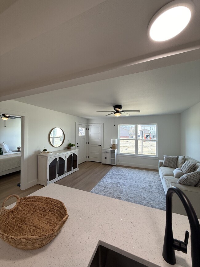1162 W Cato Springs Rd