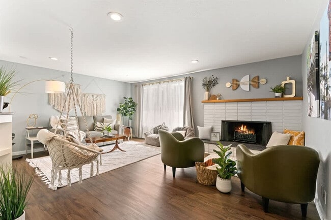 Building Photo - 3413 W Sunset Ave Unit ID1460916P