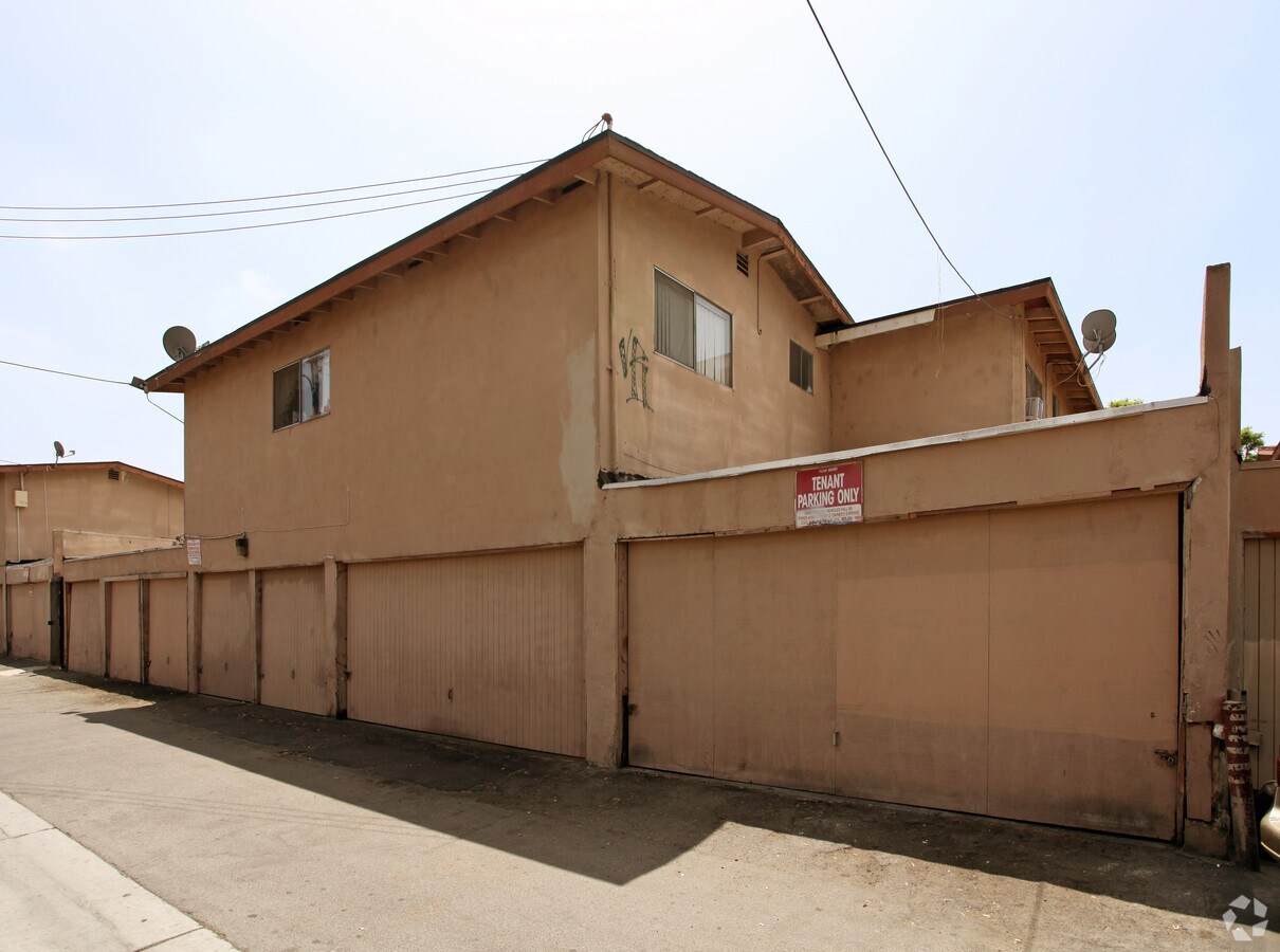 Photo - 141 Wakefield Ave