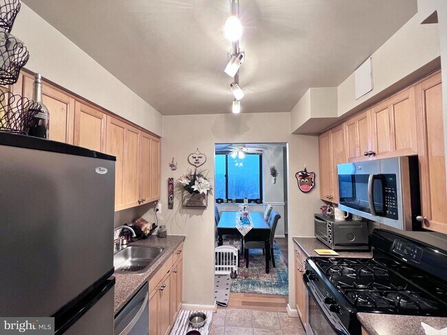 Photo - 600 Roosevelt Blvd Unidad 610