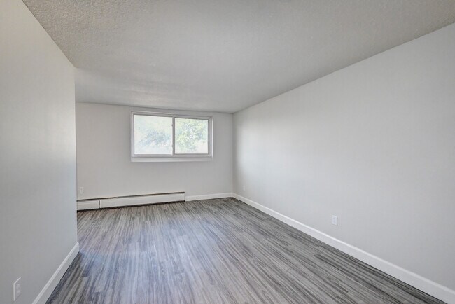 Photo - Hincks Street Apartments