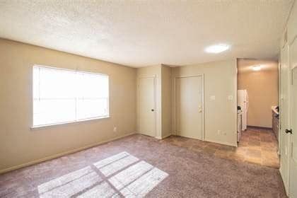 Photo - Robindale-East Apartments