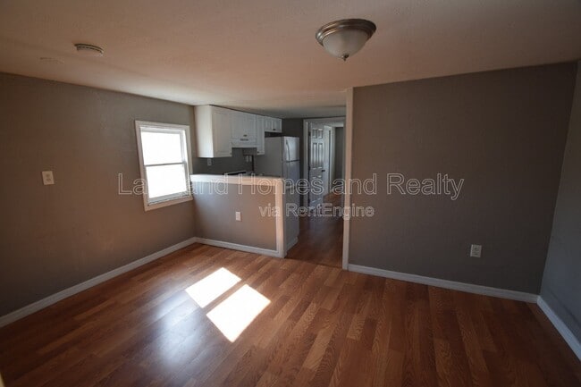 Photo - 1060 E Wabash St