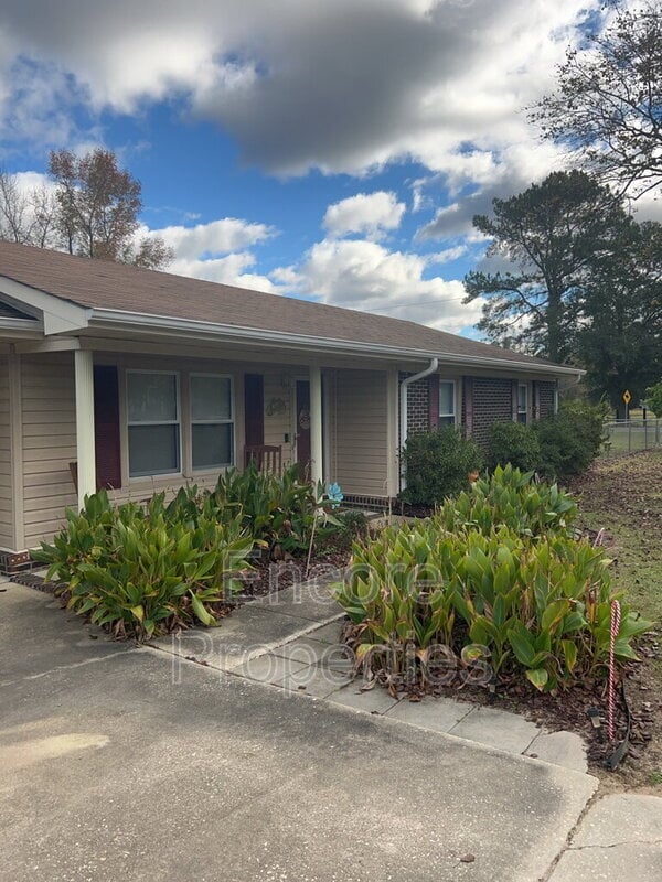 Building Photo - 4761 Butler Nursery Rd