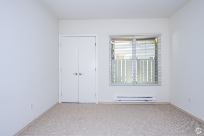 1BR, 1BA - 700SF - Bedroom