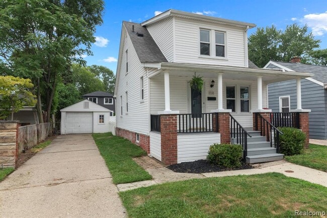 Photo - 23152 Tawas Ave