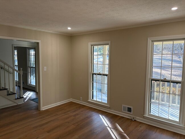 Photo - 807 Oak Bridge Ln