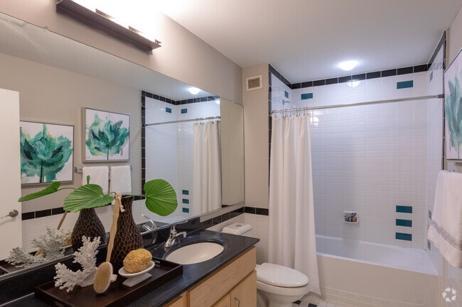 1BR, 1BA - 614 SF