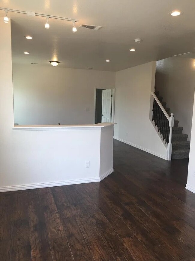 Photo - 13718 Biggs St