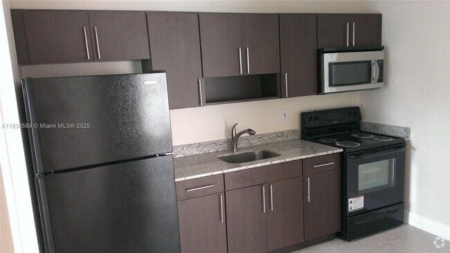 Building Photo - 685 NE 85th St Unit 10 Rental