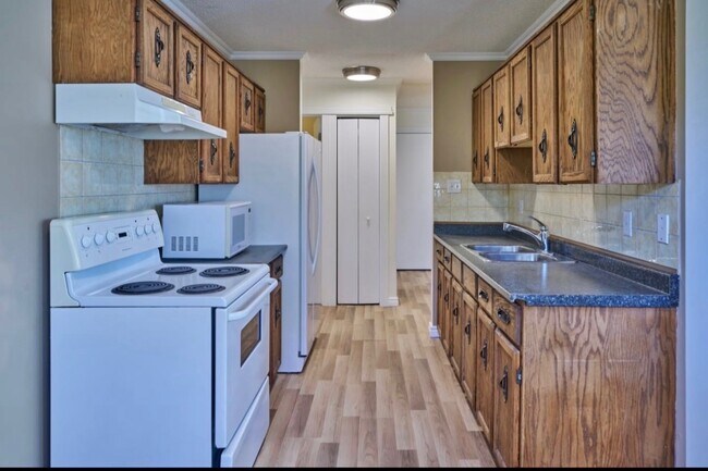 Photo - 10939 109 St NW Unit 203