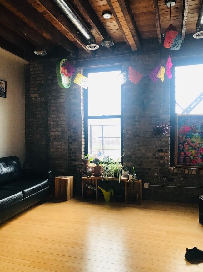 Photo - 2123 S Ashland Ave Unit 2 f