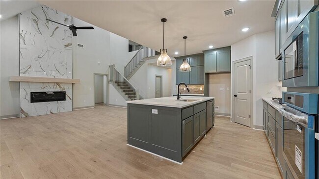 Photo - 900 Trestle Ln