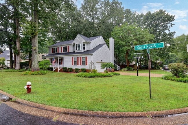 Building Photo - Completely Updated Corner Home in Woods of...