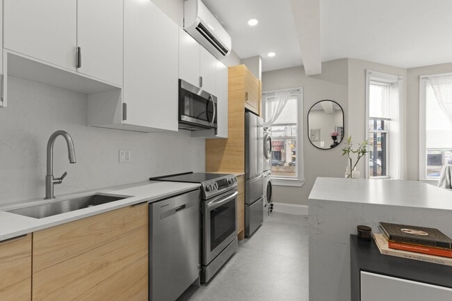 Photo - Gorgeous 1-bed/1-bath with Laundry in Unit!