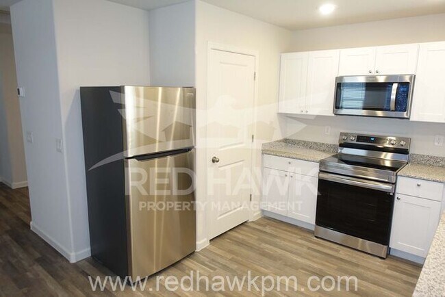 Photo - Beautiful Three Bedroom, Two Bathroom Sing...