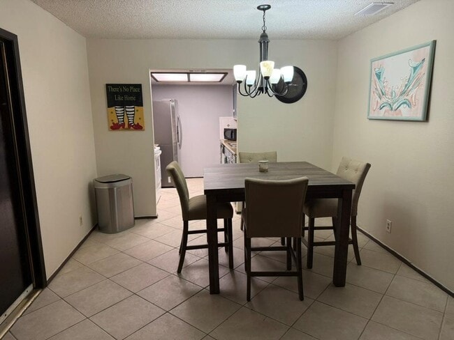 Photo - 907 E Meadowmere Ln