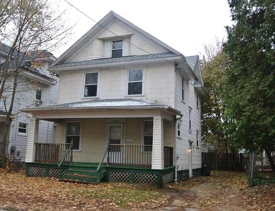 Photo - 136 Hollinger Ave Casa