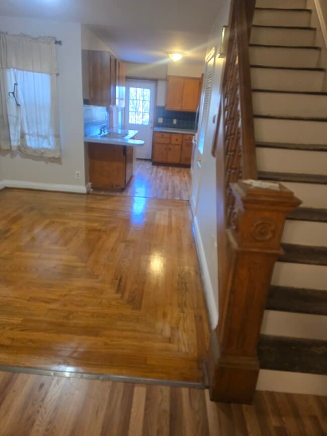 Photo - 521 W Greenleaf St