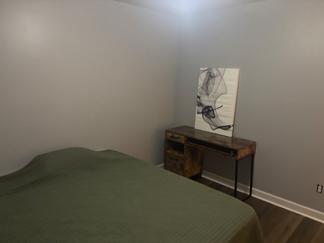 Building Photo - 1624 N Cherry St