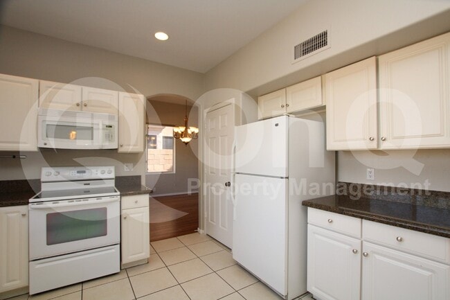 Building Photo - 6092 W Linda Ln