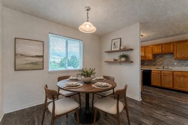 Waverlywood Apartments and Townhomes