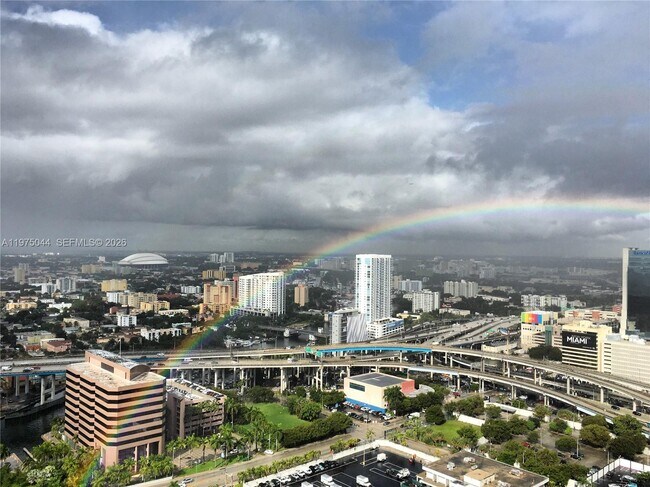 Photo - 92 SW 3rd St Unidad 3606