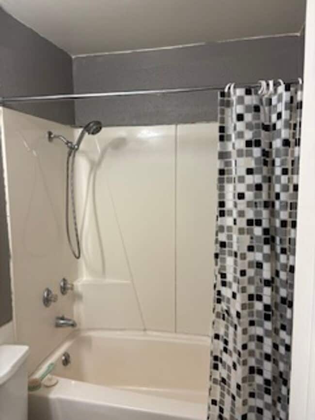 Building Photo - 525 Belknap St Unit 525 Belknap - Apt 7