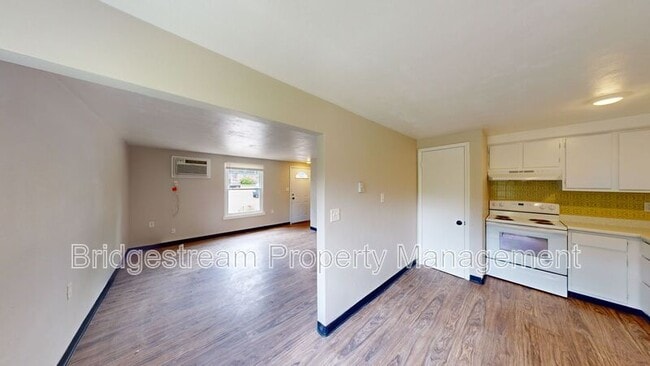 Photo - 144 Forest St