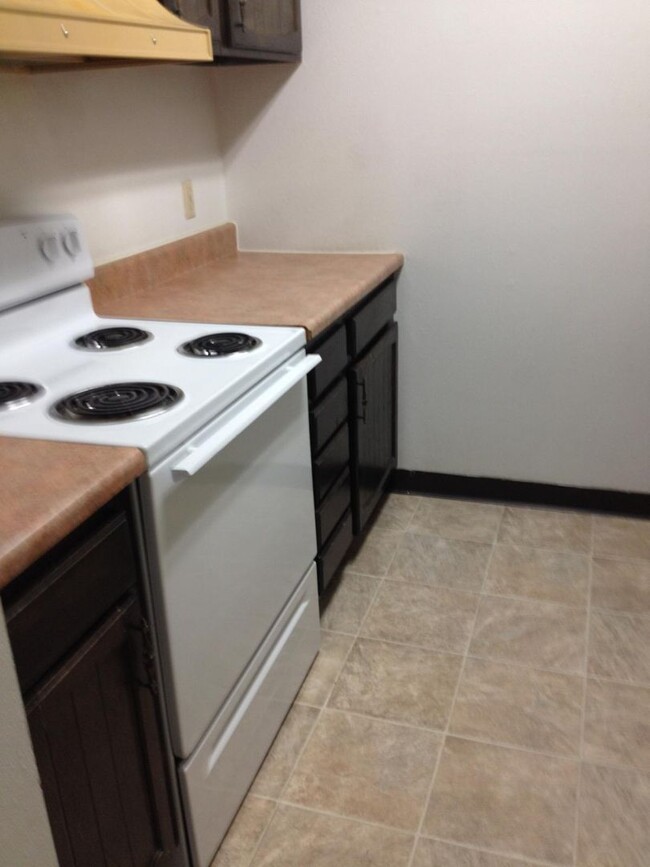 2 Bedroom, 1 Bathroom Condo located in the... - 2 Bedroom, 1 Bathroom Condo located in the...