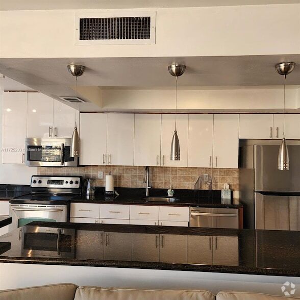 Building Photo - 18031 Biscayne Blvd Unit 601 Rental