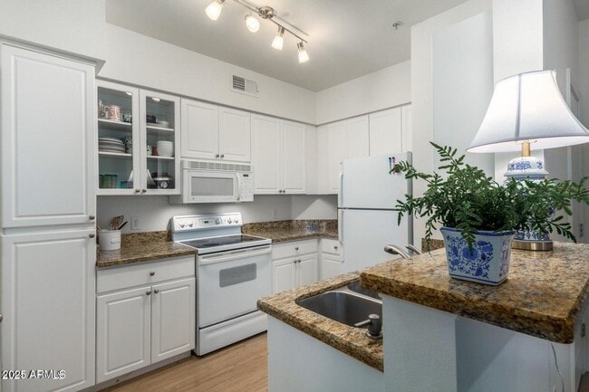 Photo - 1701 E Colter St Unidad 458