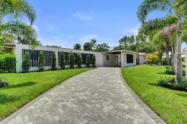 840 SW 3rd St