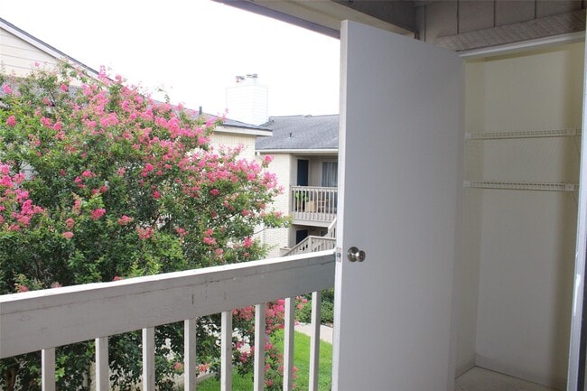 Photo - 3919 Fairmont Pkwy Unit 200