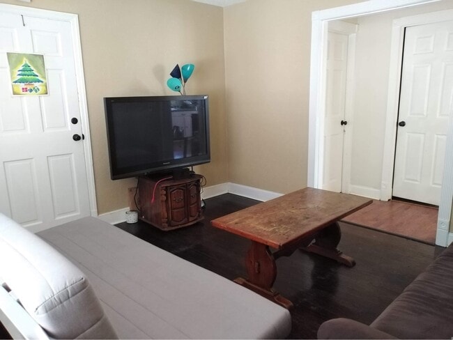 Living Room - 5 Pomeroy Pl Unit 2