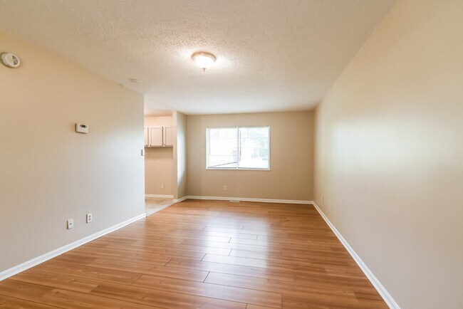 Photo - 6643 Manassas Dr