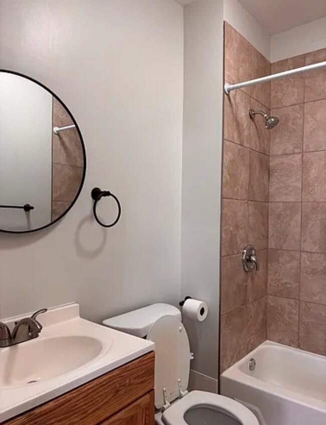 Photo - 1533 W 17th St Unit 3F