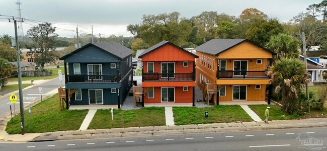 Building Photo - 309 N Pace Blvd