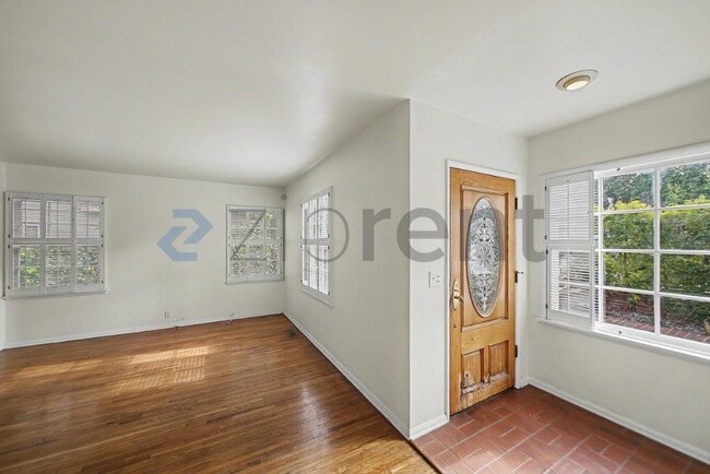 Photo - Unit