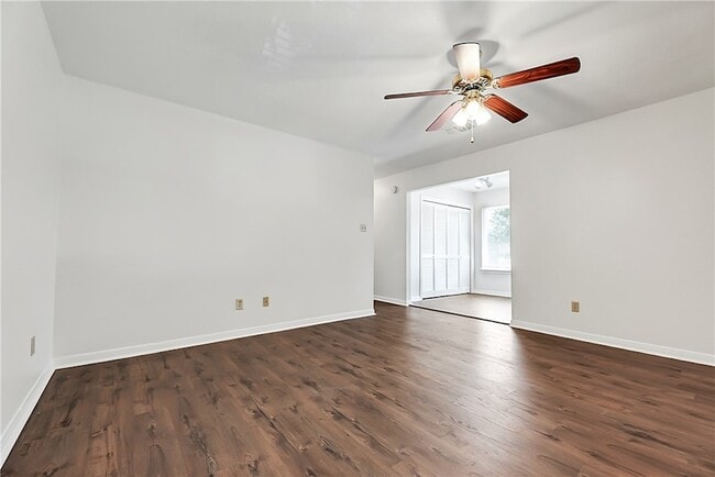1201 Autumn Cir Unit B