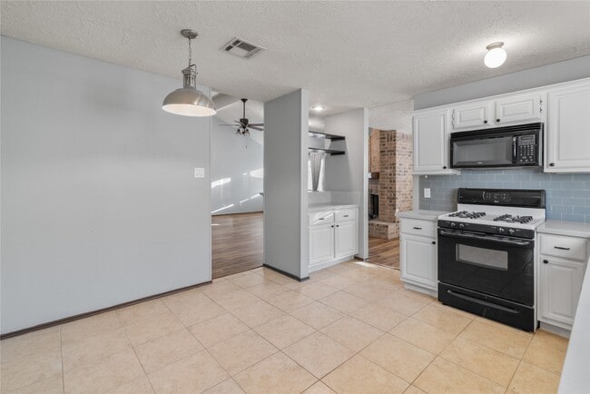 Photo - 934 Holly Hall Dr