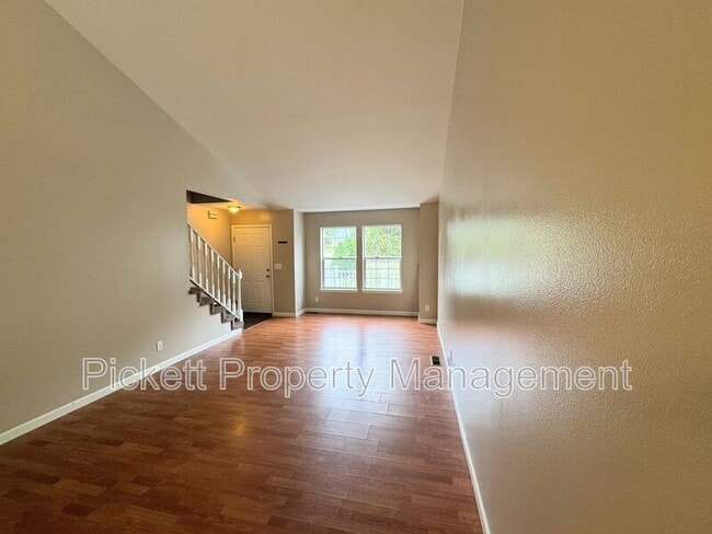 Photo - 1081 NE Shadybrook Ct