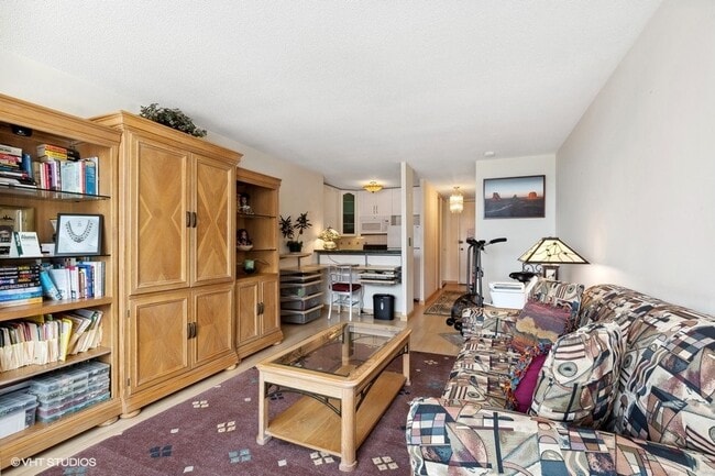 Photo - 2728 N Hampden Ct Unidad 1307