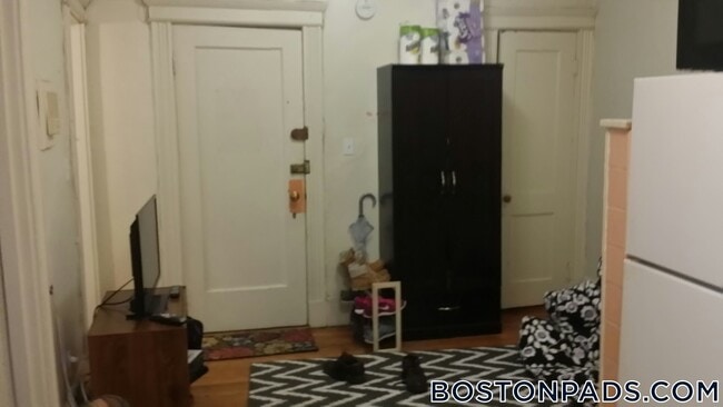 Building Photo - 107 Gordon St